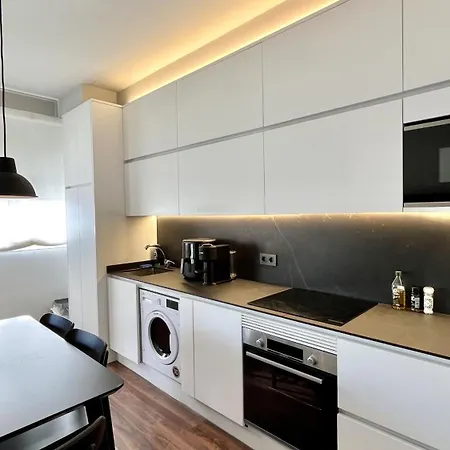 Moderno Piso Céntrico Y Equipado * Torrellano